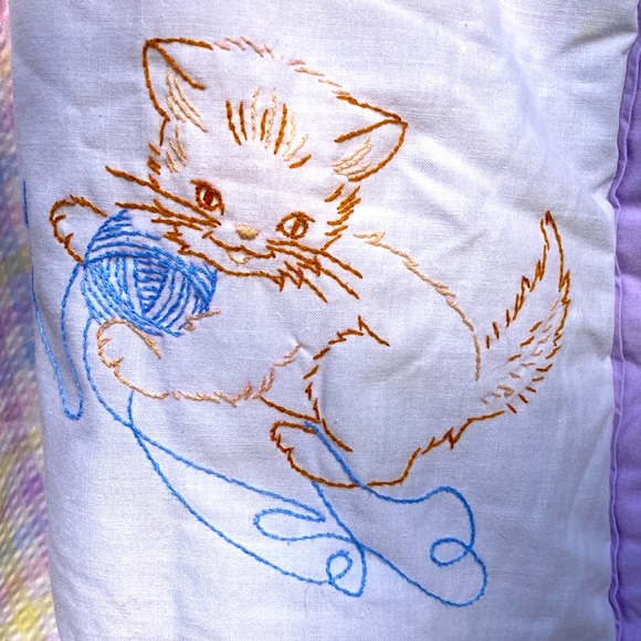 Vintage Embroidered Baby Blanket Quilt 37”x45” 👶🏼 - Picture 4 of 9